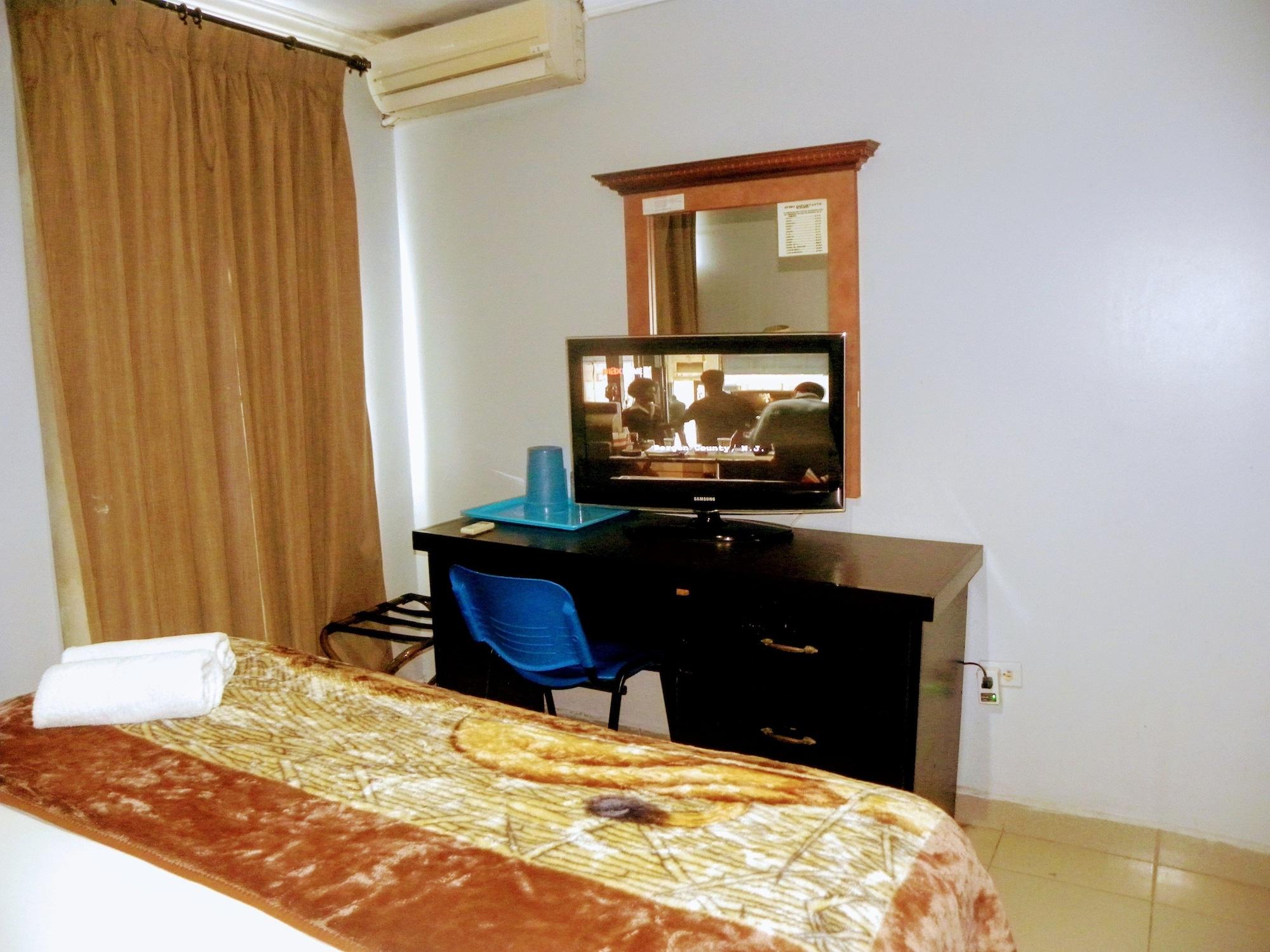 Meryland Hotel Colon Extérieur photo