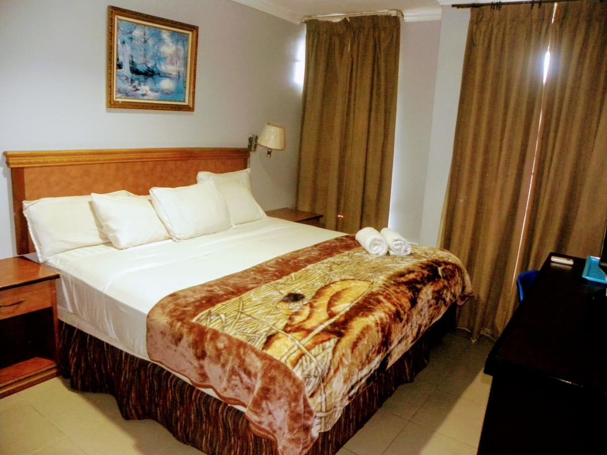 Meryland Hotel Colon Extérieur photo