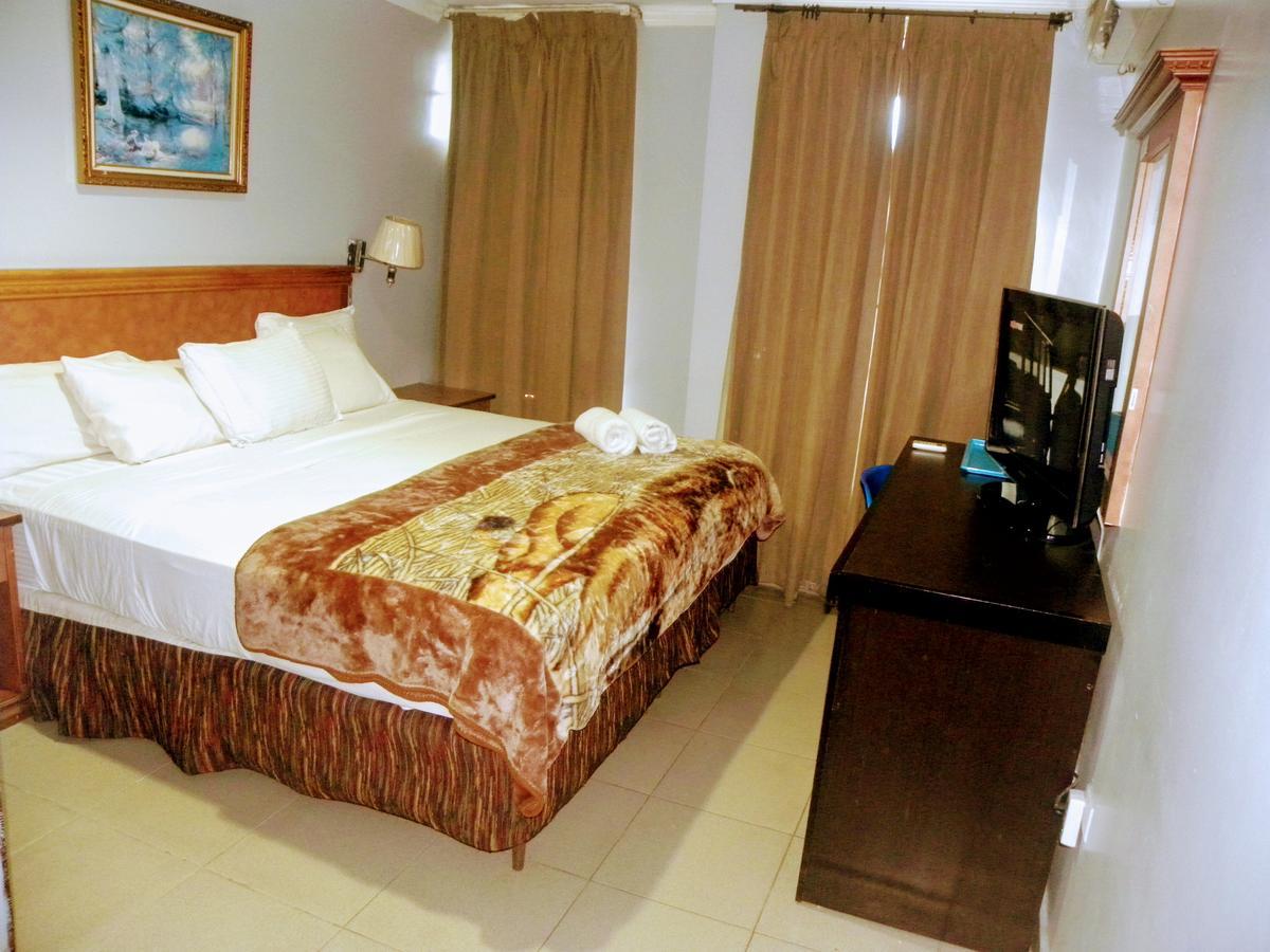 Meryland Hotel Colon Extérieur photo